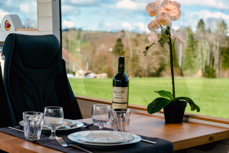 Une table pour manger à quatre